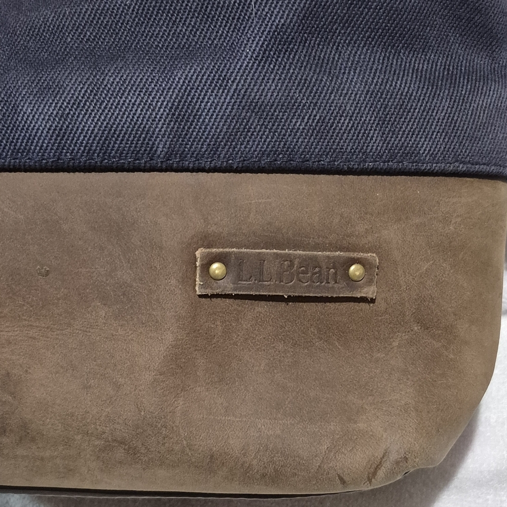 L.L. Bean Navy and Brown Crossbody Bag - Picture 6 of 7